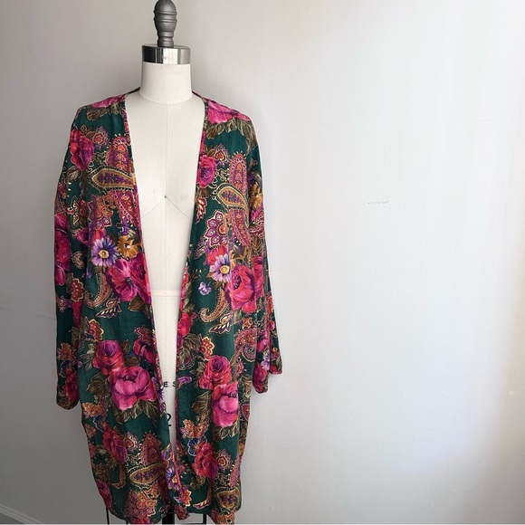 VINTAGE Y2K RARE VICTORIAS SECRET 100% SILK PAISLEY METALLIC GOLD PRINTED KIMONO - Picture 4 of 8